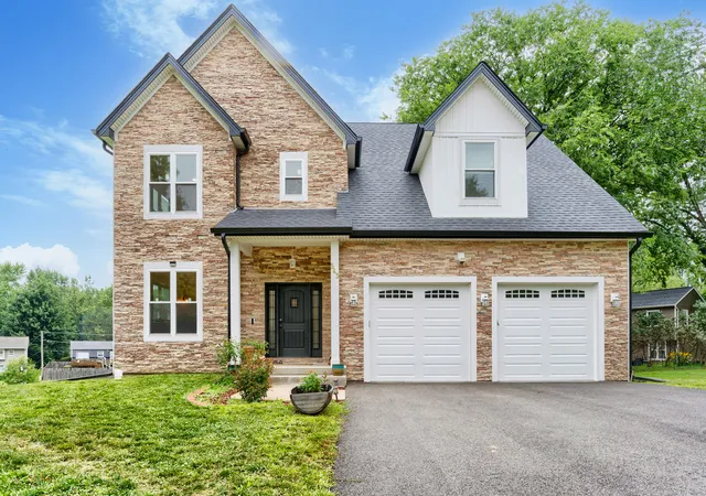 1st image of 543 Madison Ct, East Dundee, IL 60118 | MLS# 12722367