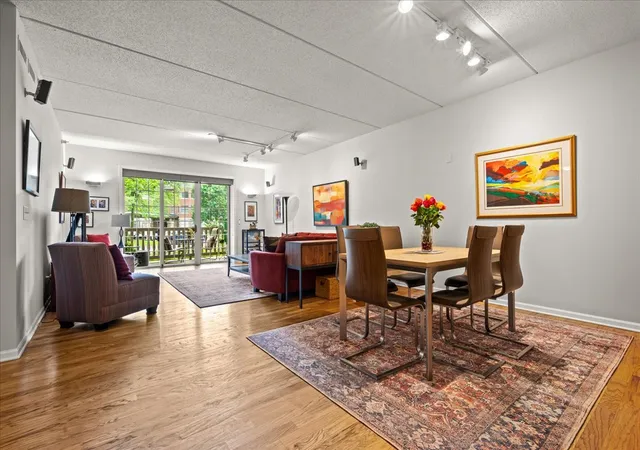 Listing Photo 3 - Condo for sale in building located at 950 Augusta Wy, Highland Park, IL 60035 - Unit #115