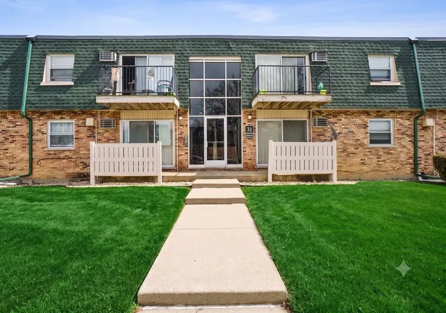 Photo 1 of Condo for sale at 10041 S Walnut Ter #31-307, Palos Hills, IL 60465 | MLS# 12722415 | Listing updated on 2026-09-25