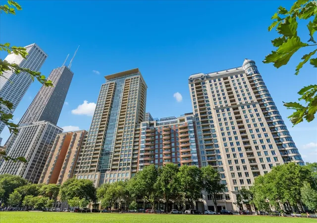 3rd image of 840 N Lake Shore Dr #1803, Chicago, IL 60611 | MLS# 12722568
