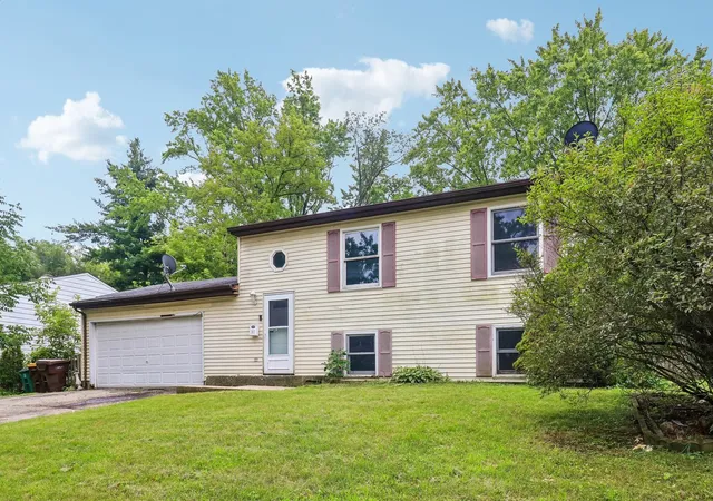 2nd image of 107 W Melody Ln, Woodstock, IL 60098 | MLS# 12722578