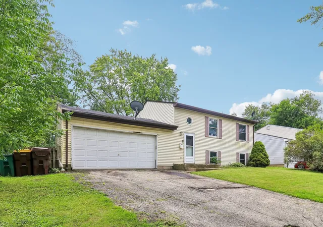 3rd image of 107 W Melody Ln, Woodstock, IL 60098 | MLS# 12722578