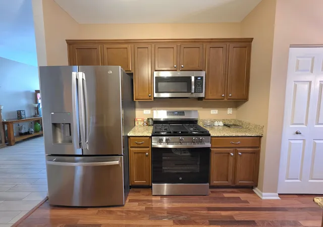3rd image of 8211 Tremont Ln, Joliet, IL 60431 | MLS# 12722603