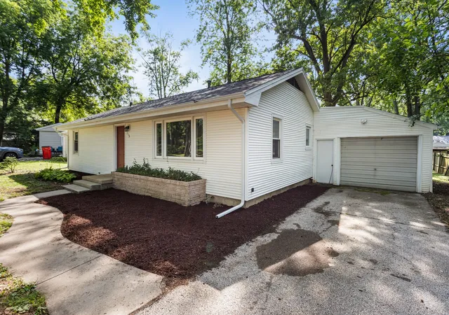 1st image of 713 Southwest Dr, Champaign, IL 61820 | MLS# 12722672