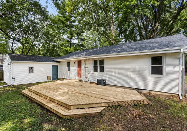 3rd image of 713 Southwest Dr, Champaign, IL 61820 | MLS# 12722672
