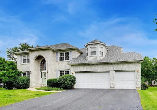 Photo 3 of Single family home for sale at 840 Napa Ln, Aurora, IL 60502 | MLS# 12722783 | Listing updated on 2026-08-30