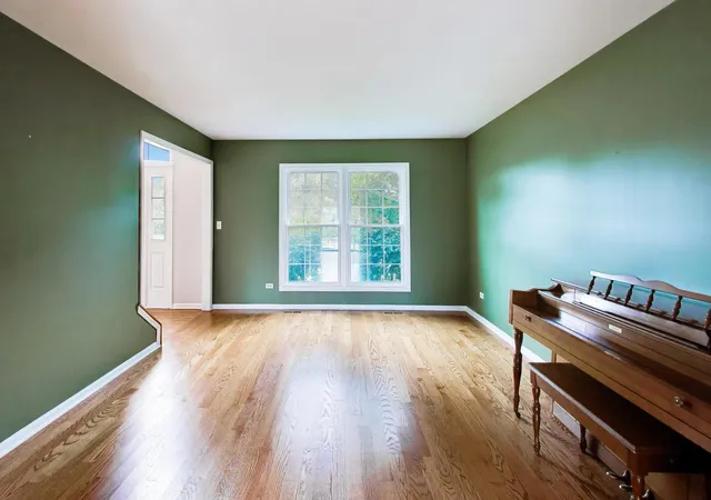 Photo 3 of Single family home for sale at 840 Napa Ln, Aurora, IL 60502 | MLS# 12722783 | Listing updated on 2026-08-30