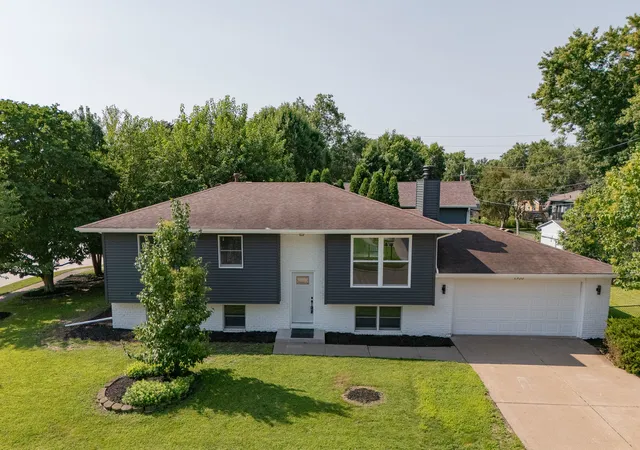 Photo 2 of Single family home for sale at 1955 Danbury Dr, Bettendorf, IA 52722 | MLS# 12722901 | Listing updated on 2026-10-20