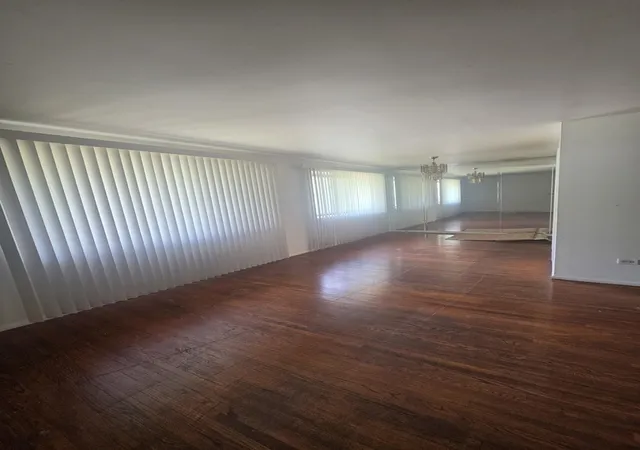 3rd image of 821 E 10Th Pl, Ford Heights, IL 60411 | MLS# 12722903
