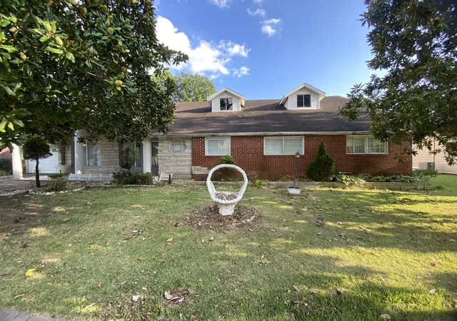 1st image of 1504 E Saint Louis St, West Frankfort, IL 62896 | MLS# 12722914