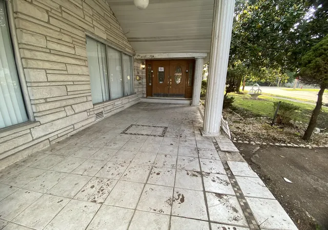 3rd image of 1504 E Saint Louis St, West Frankfort, IL 62896 | MLS# 12722914