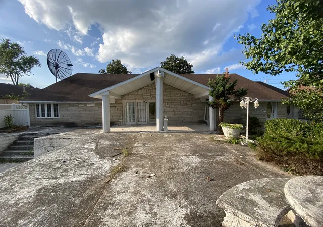 5th image of 1504 E Saint Louis St, West Frankfort, IL 62896 | MLS# 12722914