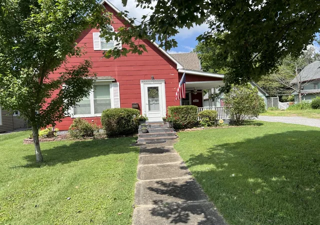 Photo 2 of Single family home for sale at 520 S Market St, Marion, IL 62959 | MLS# 12722937 | Listing updated on 2026-08-17