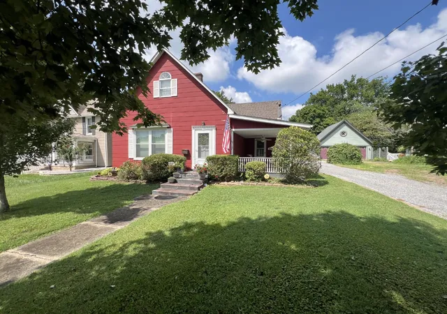 Photo 3 of Single family home for sale at 520 S Market St, Marion, IL 62959 | MLS# 12722937 | Listing updated on 2026-08-17