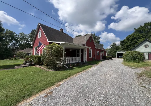 Photo 4 of Single family home for sale at 520 S Market St, Marion, IL 62959 | MLS# 12722937 | Listing updated on 2026-08-17