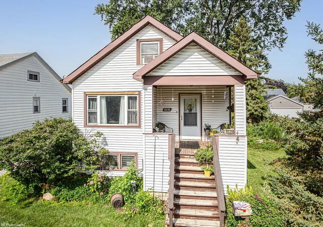 Photo 1 of Single family home for sale at 10230 S Turner Ave, Evergreen Park, IL 60805 | MLS# 12722943 | Listing updated on 2026-09-01