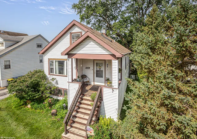 Photo 2 of Single family home for sale at 10230 S Turner Ave, Evergreen Park, IL 60805 | MLS# 12722943 | Listing updated on 2026-09-01