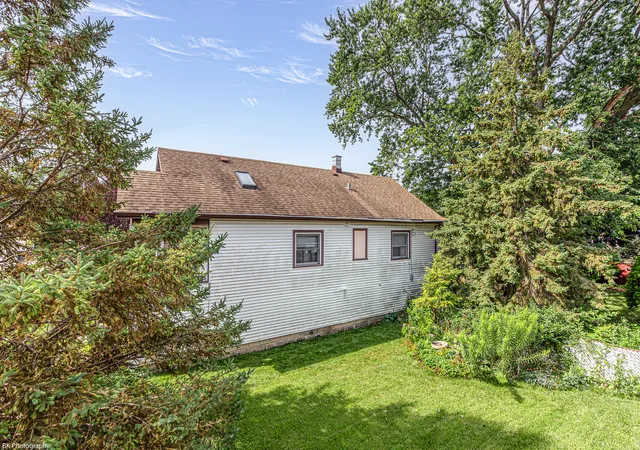 Photo 2 of Single family home for sale at 10230 S Turner Ave, Evergreen Park, IL 60805 | MLS# 12722943 | Listing updated on 2026-09-01