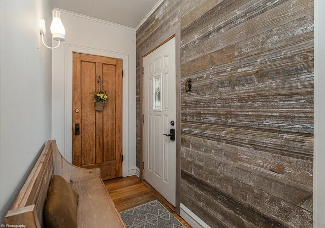 Photo 4 of Single family home for sale at 10230 S Turner Ave, Evergreen Park, IL 60805 | MLS# 12722943 | Listing updated on 2026-09-01
