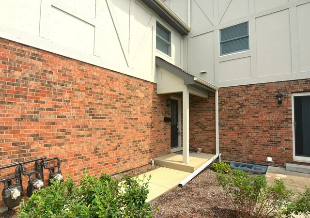 Photo 1 of Sale Pending at 802 E Hillside Ave, Barrington, IL 60010 | MLS# 12722974 | Listing updated on 2026-09-04