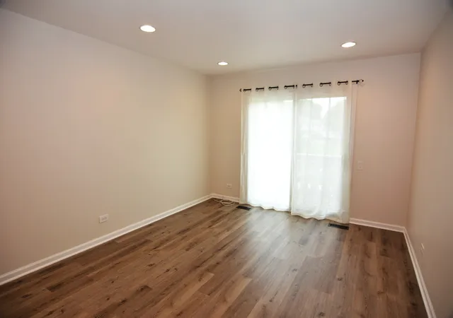 Photo 4 of Sale Pending at 802 E Hillside Ave, Barrington, IL 60010 | MLS# 12722974 | Listing updated on 2026-09-04