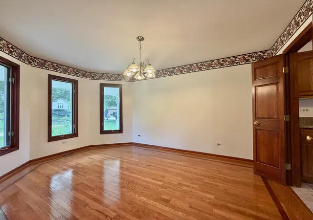 3rd image of 1 Genesee Ct, Bolingbrook, IL 60440 | MLS# 12722998
