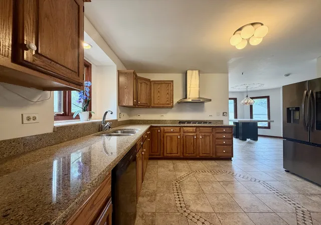5th image of 1 Genesee Ct, Bolingbrook, IL 60440 | MLS# 12722998