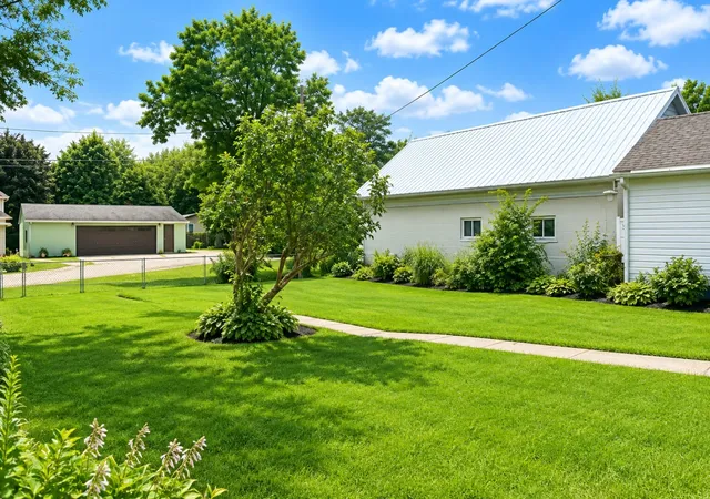 Photo 2 of Single family home for sale at 207 16th Avenue, Sterling, IL 61081 | MLS# 12723006 | Listing updated on 2026-08-30