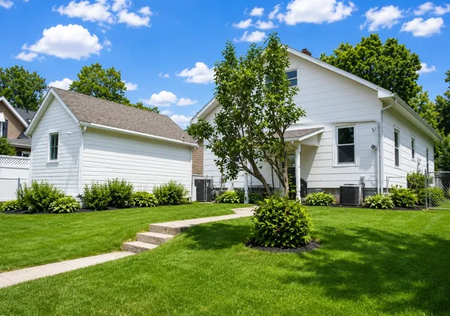 Photo 3 of Single family home for sale at 207 16th Avenue, Sterling, IL 61081 | MLS# 12723006 | Listing updated on 2026-08-30