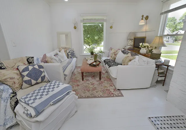 Photo 3 of Single Family Residence at 534 2nd Avenue, Ottawa, IL 61350 | MLS# 12723058 |  | Sold on 2026-09-24