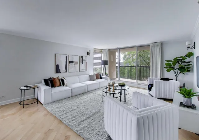3rd image of 201 E Chestnut St, Chicago, IL 60611