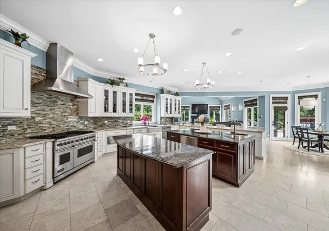Photo 3 of Single family home for sale at 107 Forest Edge Dr, Palos Park, IL 60464 | MLS# 12723159 | Listing updated on 2026-08-19