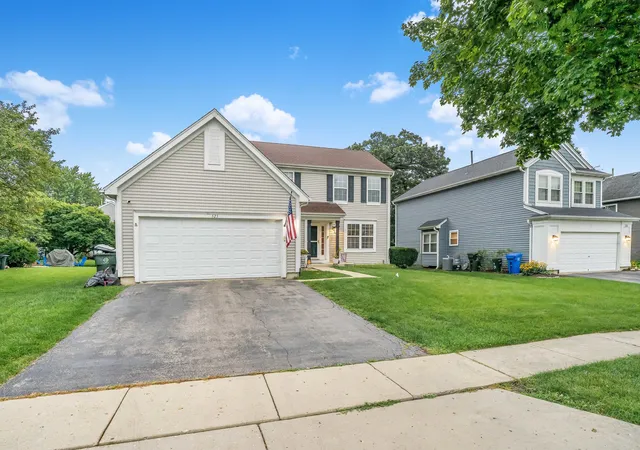 2nd image of 525 Arlington Ln, South Elgin, IL 60177 | MLS# 12723229