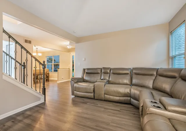 5th image of 525 Arlington Ln, South Elgin, IL 60177 | MLS# 12723229