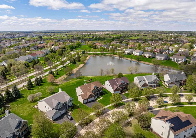 4th image of 329 Chick Evans St, Bolingbrook, IL 60490 | MLS# 12723241