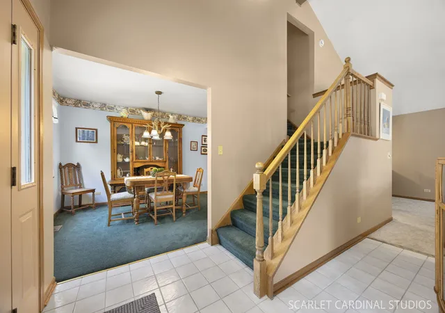2nd image of 127 Forestview Ln, Aurora, IL 60502 | MLS# 12723284