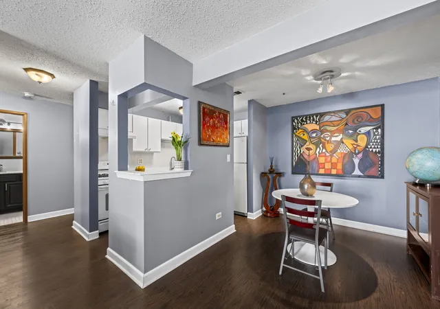 Listing Photo 4 - Condo for sale in building located at 780 Weidner Rd, Buffalo Grove, IL 60089 - Unit #105