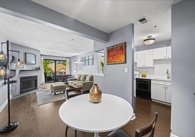 Listing Photo 5 - Condo for sale in building located at 780 Weidner Rd, Buffalo Grove, IL 60089 - Unit #105