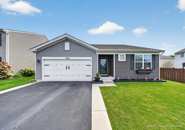 1st image of 1002 Chestnut Dr, Pingree Grove, IL 60140 | MLS# 12723312