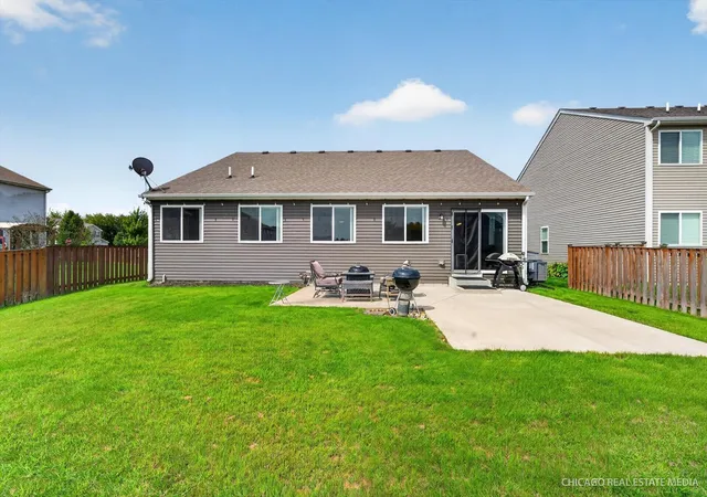 32nd image of 1002 Chestnut Dr, Pingree Grove, IL 60140 | MLS# 12723312