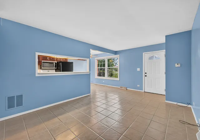Photo 4 of Condo for sale at 507 Darlene Ln #C, Glendale Heights, IL 60139 | MLS# 12723321 | Listing updated on 2026-08-22