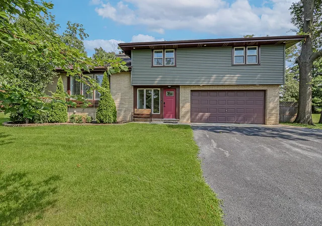 1st image of 7920 W 139th St, Orland Park, IL 60462 | MLS# 12723325