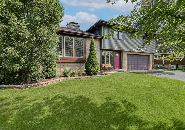 2nd image of 7920 W 139th St, Orland Park, IL 60462 | MLS# 12723325