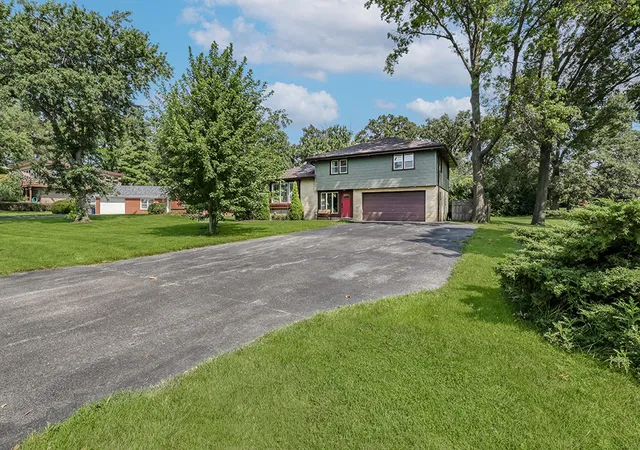 3rd image of 7920 W 139Th St, Orland Park, IL 60462 | MLS# 12723325