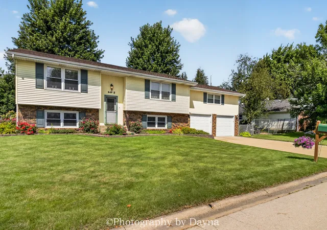 2nd image of 249 S Tomagene Dr, Bourbonnais, IL 60914 | MLS# 12723333