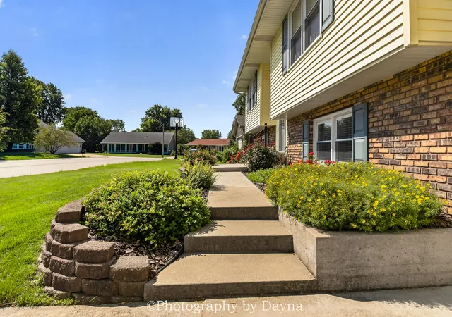 3rd image of 249 S Tomagene Dr, Bourbonnais, IL 60914 | MLS# 12723333