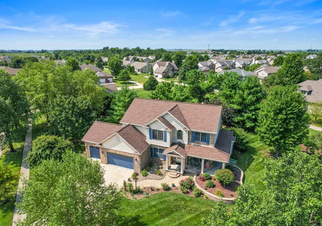 4th image of 2201 Strand Dr, Champaign, IL 61822 | MLS# 12723357