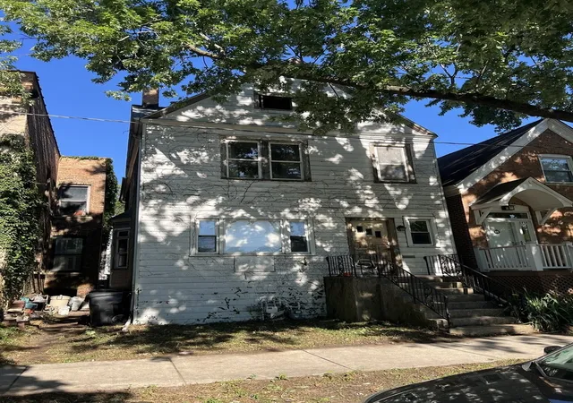 Photo 1 of Condo for sale at 5455 S Kenwood Ave, Chicago, IL 60615 | MLS# 12723368 | Listing updated on 2026-08-29