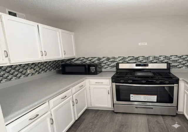 Photo 2 of Condo for sale at 2211 S Stewart Ave #6A, Lombard, IL 60148 | MLS# 12723374 | Listing updated on 2026-08-31