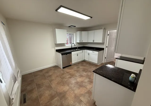 3rd image of 14726 Dorchester Ave, Dolton, IL 60419 | MLS# 12723426